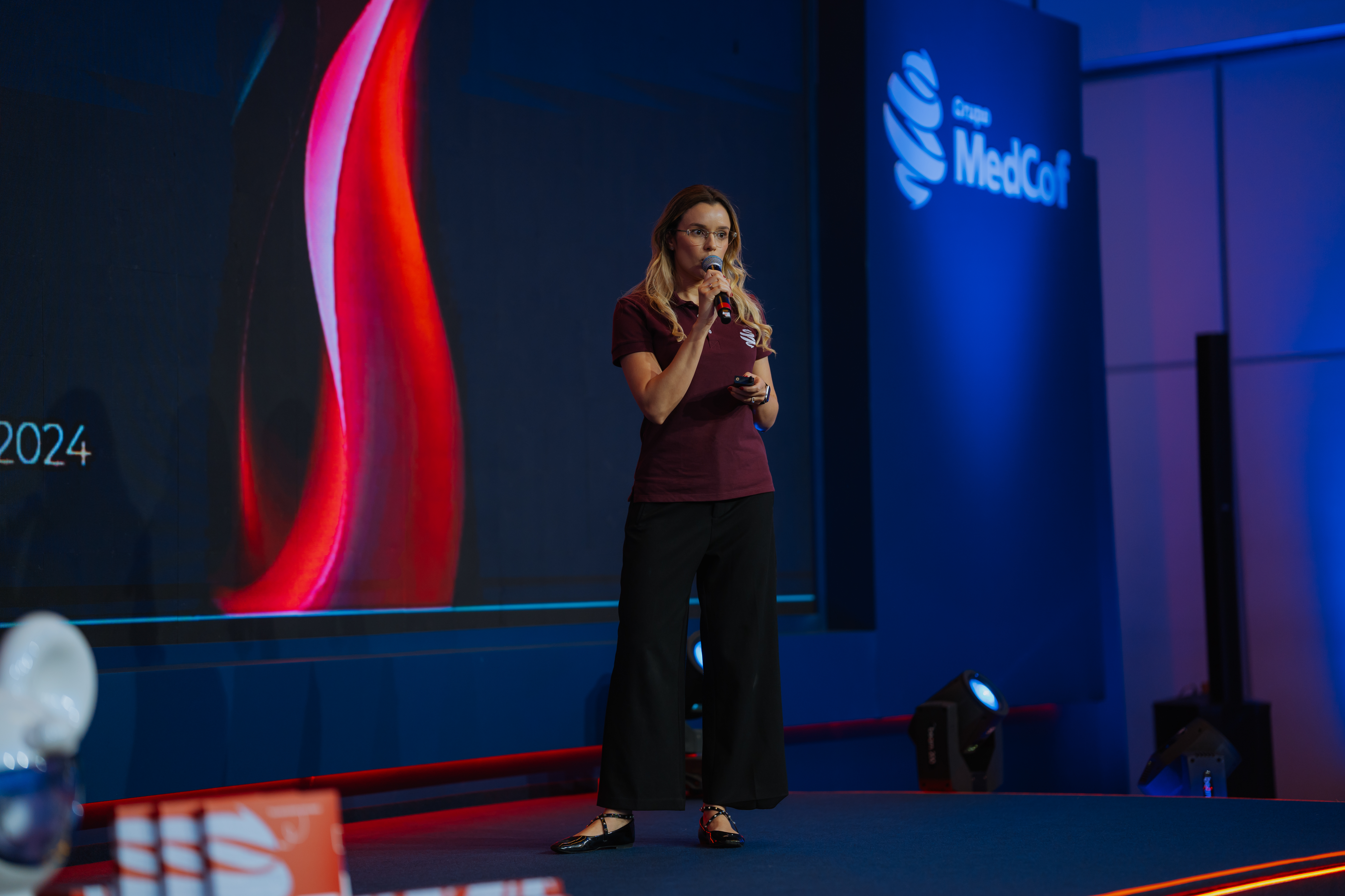 Professor MedCof realizando apresentação